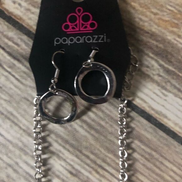 Silver leaf Necklace   - Picture 3 of 4